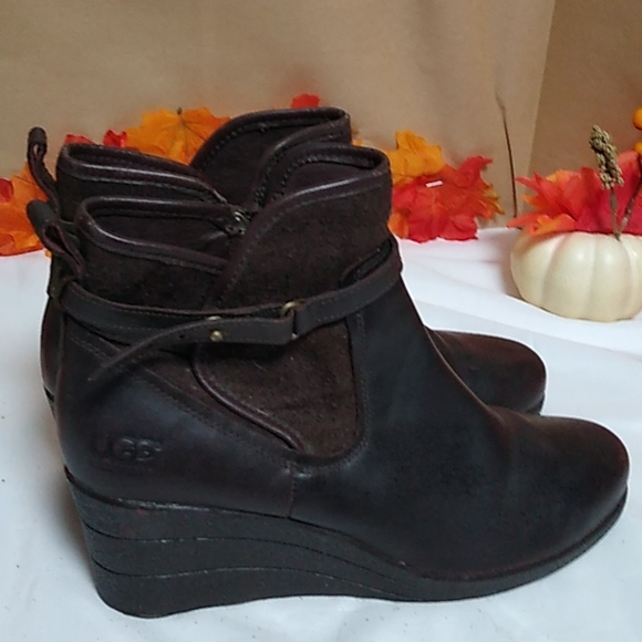 UGG boots sz 9 - Picture 2 of 7